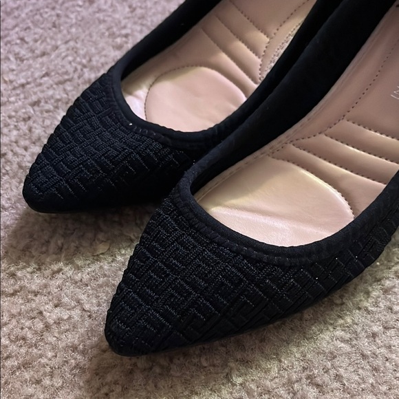 Adrienne Vittadini Elegant Black Women's Mesh Pumps - Picture 3 of 5